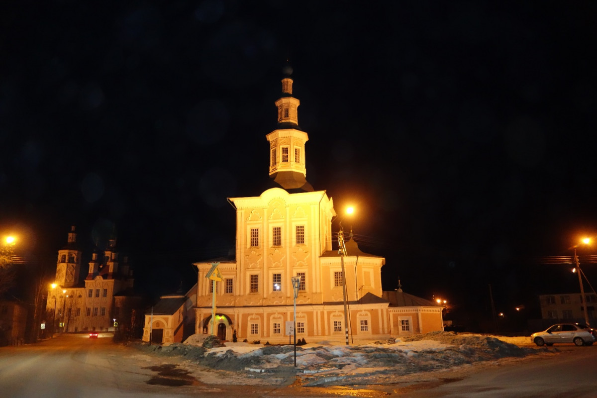 Восстановленная и действующая церковь Рождества Христова с приделом Никольской церкви. Фото: Н. Решетников