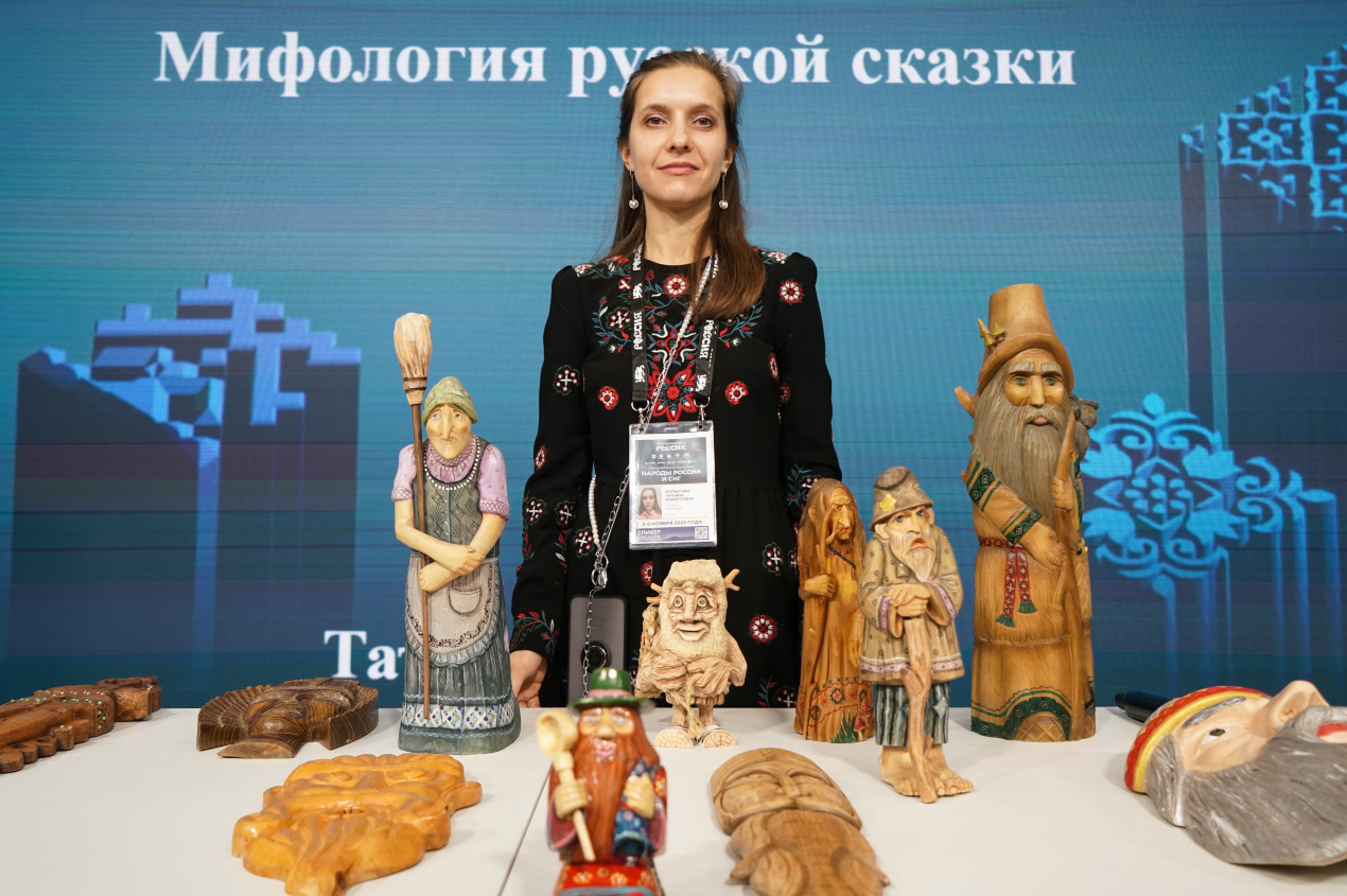 Гостей фестиваля встречали сказочные персонажи. Фото: Анна Юргенсон/пресс-служба РГО