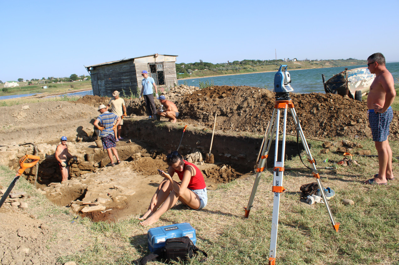 Photo from the archive of the archaeological and geographical expedition