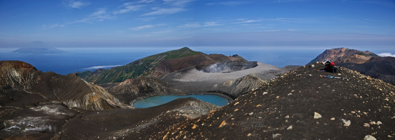 Современное состояние вершинной части вулкана Эбеко. Фото: ИГМ СО РАН