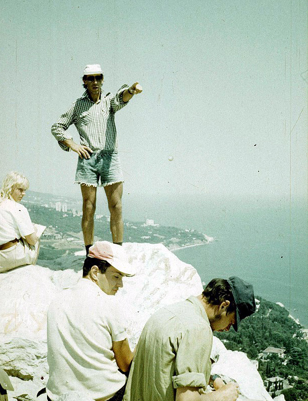 Студенты-геоморфологи изучают берега Крыма. 1990 год. Фото: Евгений Ковалёв