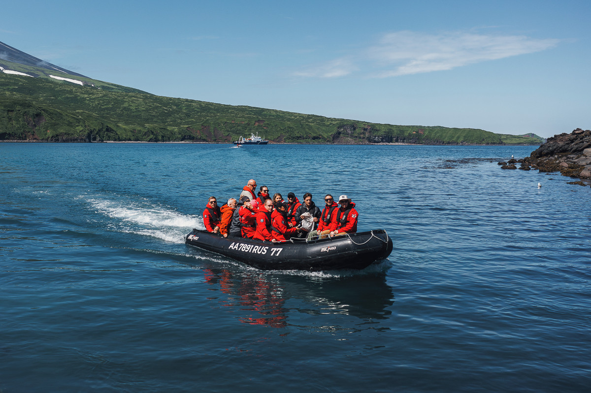 Исследования островов на лодке. Фото: «Панарктик Стар»