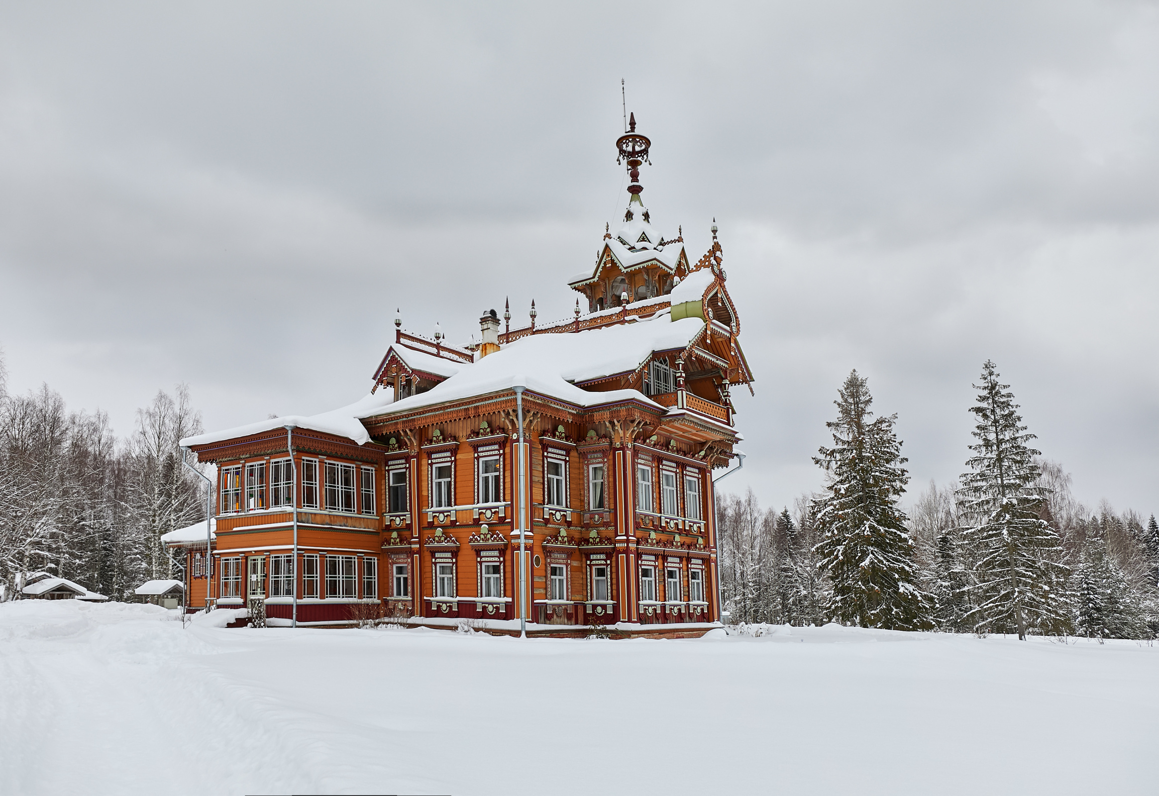 Заснеженный терем — как иллюстрация к волшебной сказке. Фото: Роман Романишин