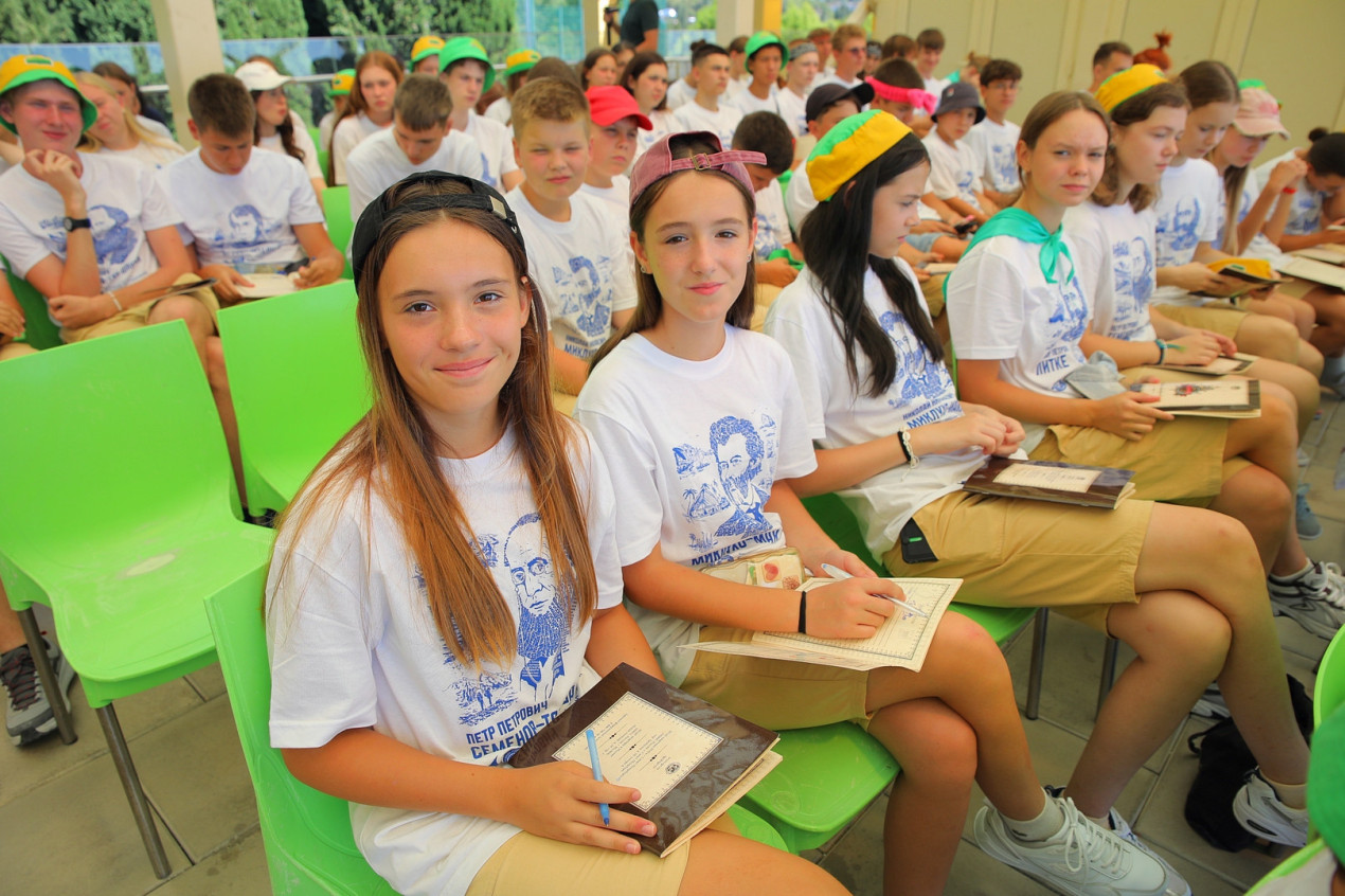 Участники смены РГО «Мир открытий». Фото: МДЦ «Артек»