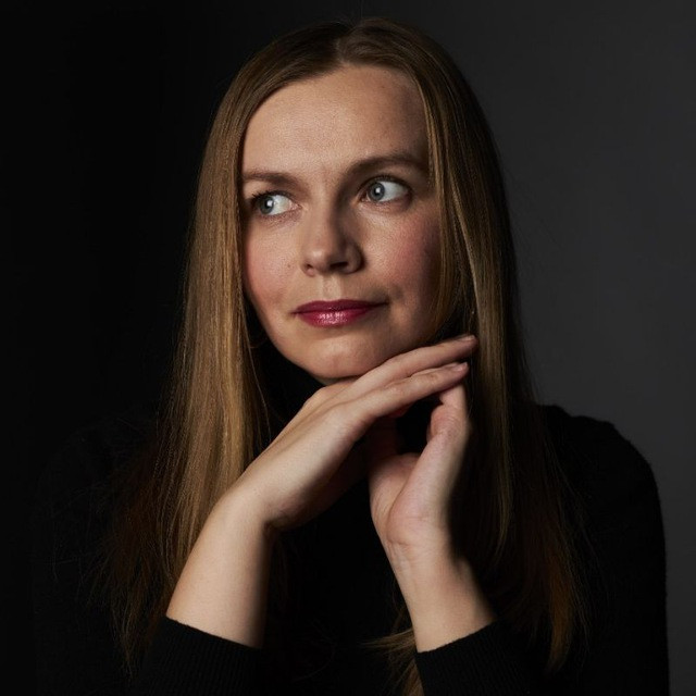 Доброва Ольга Павловна, старший научный сотрудник, археолог АНО «Центр палеоэтнологических исследований». Участница раскопок в Старой Руссе, Новгороде, Гнездово, Тешилове и академических обменов с Швецией. Фокус: формирование Древнерусского государства, археология древнерусского города.