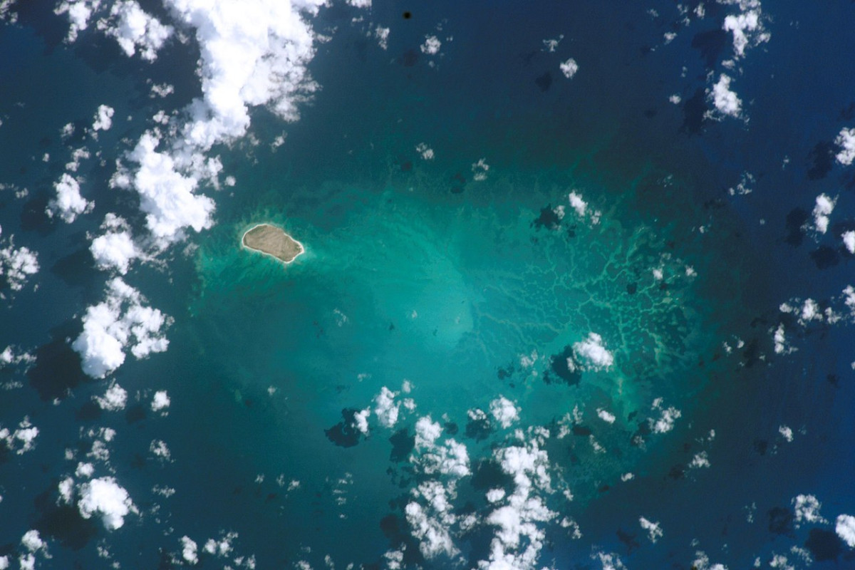 Остров Лисянского с высоты птичьего полета. Фото: wikipedia.org