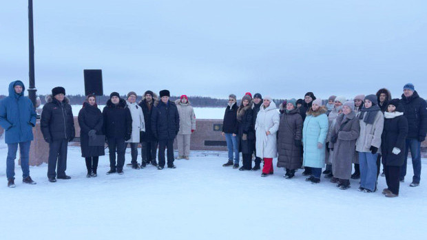 Unveiling of a plaque in honor of geographer Boris Gorodkov. Photo: D. Dronishenets / RGS Branch in the Yamalo-Nenets Autonomous Area