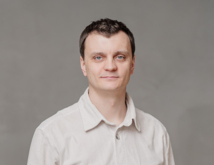Колесников Андрей Владимирович, музыкант, путешественник, инженер. Член Российского Географического Общества. Спикер научных и международных конференций. Ведет образовательную деятельность, работает в области IT, в компании Авито. 