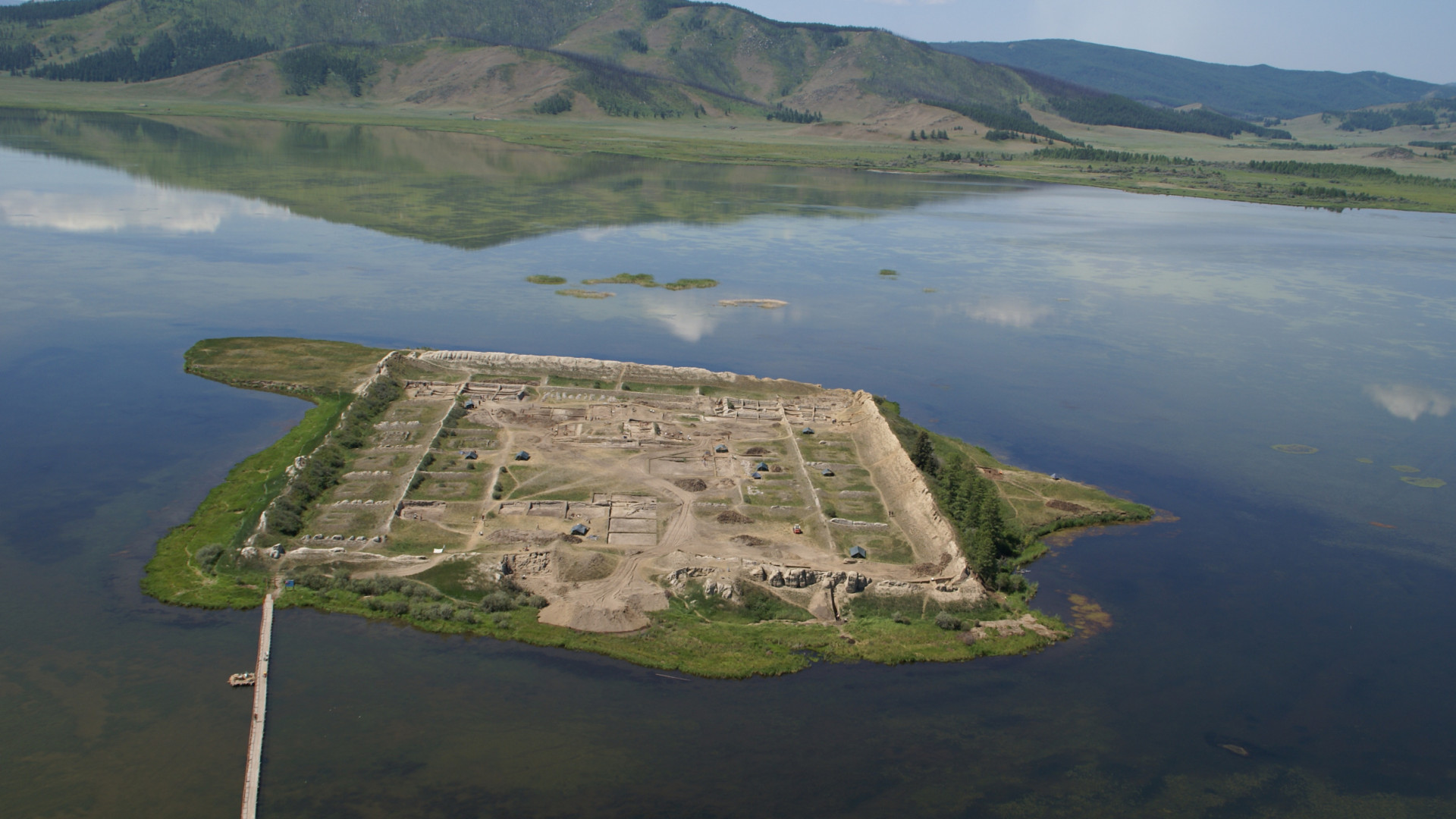Раскопки в крепости Пор-Бажын, июль 2007 года. Фото: А.В. Панина