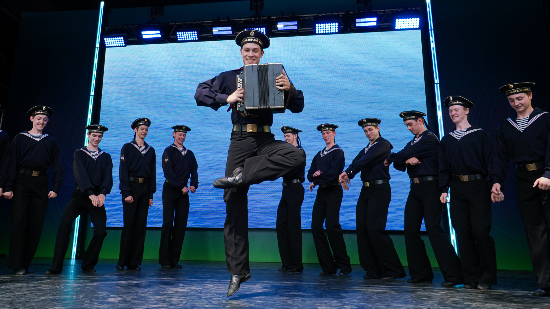 "Yablochko" performed by soloists of the Igor Moiseev’s ensemble. Photo: the press service of the RGS