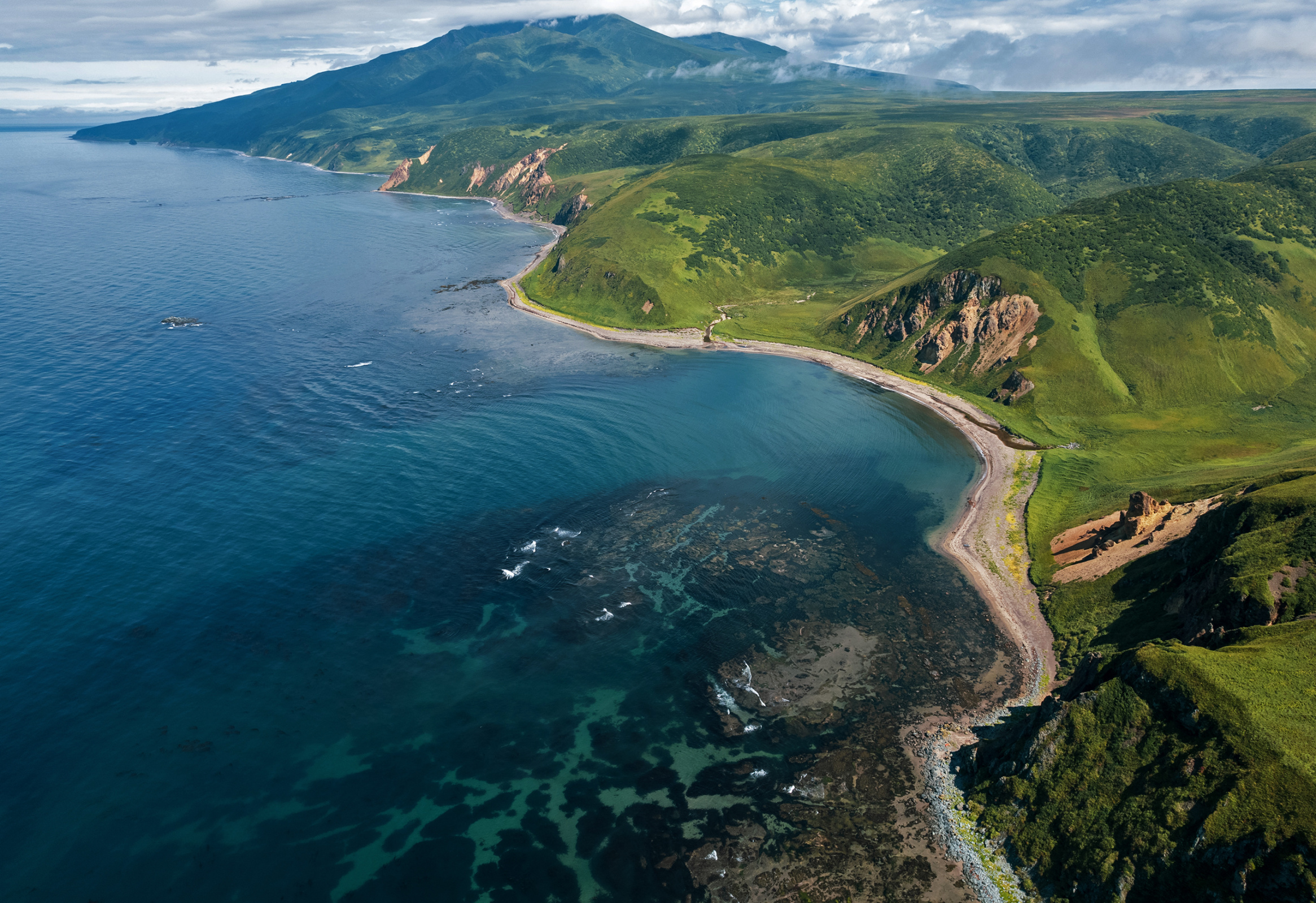 Длина береговой линии острова Уруп — более 270 км. Фото: Даниил Годлевский