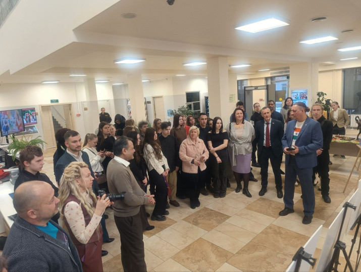 The event brought together dozens of Krasnoyarsk residents. Photo: Krasnoyarsk Regional Branch of the RGS