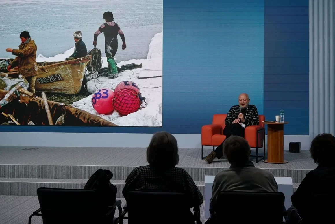 Photographer Aleksandr Lyskin at the lecture hall of the Russian Geographical Society. Photo: Anna Yurgenson/RGS press Service