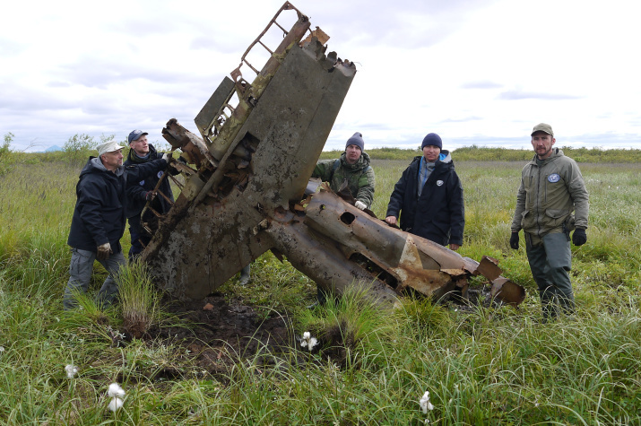 Обломки самолёта, обнаруженные на трассе Алсиб. Фото: Елена Климанова