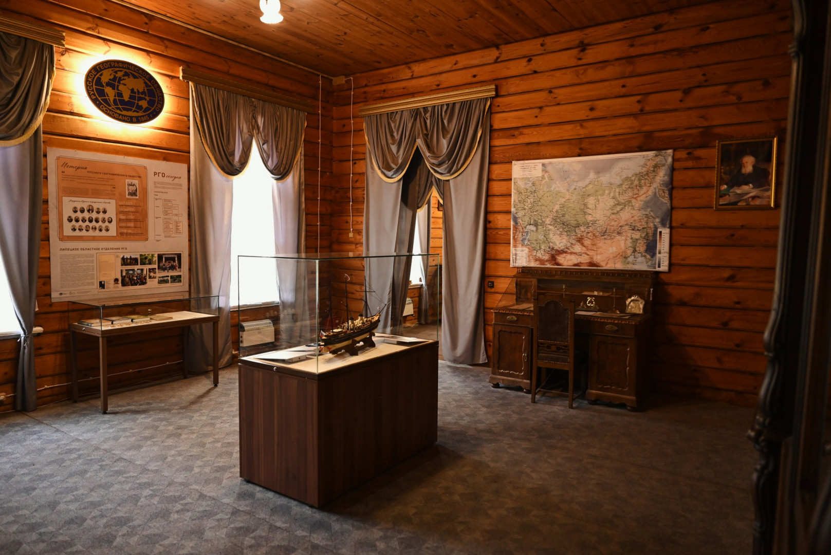 Экспонаты музея. Фото: Анастасия Грынова / пресс-служба Музея-усадьбы П. П. Семенова-Тян-Шанского