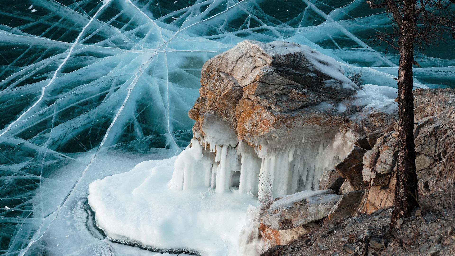 Icy Blast. Photo by Dmitry Pitenin