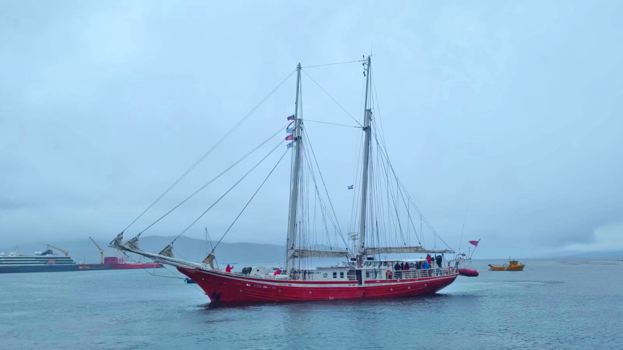 Парусная шхуна Eldorado в порту Ушуайя. Фото: Душан Филиппович
