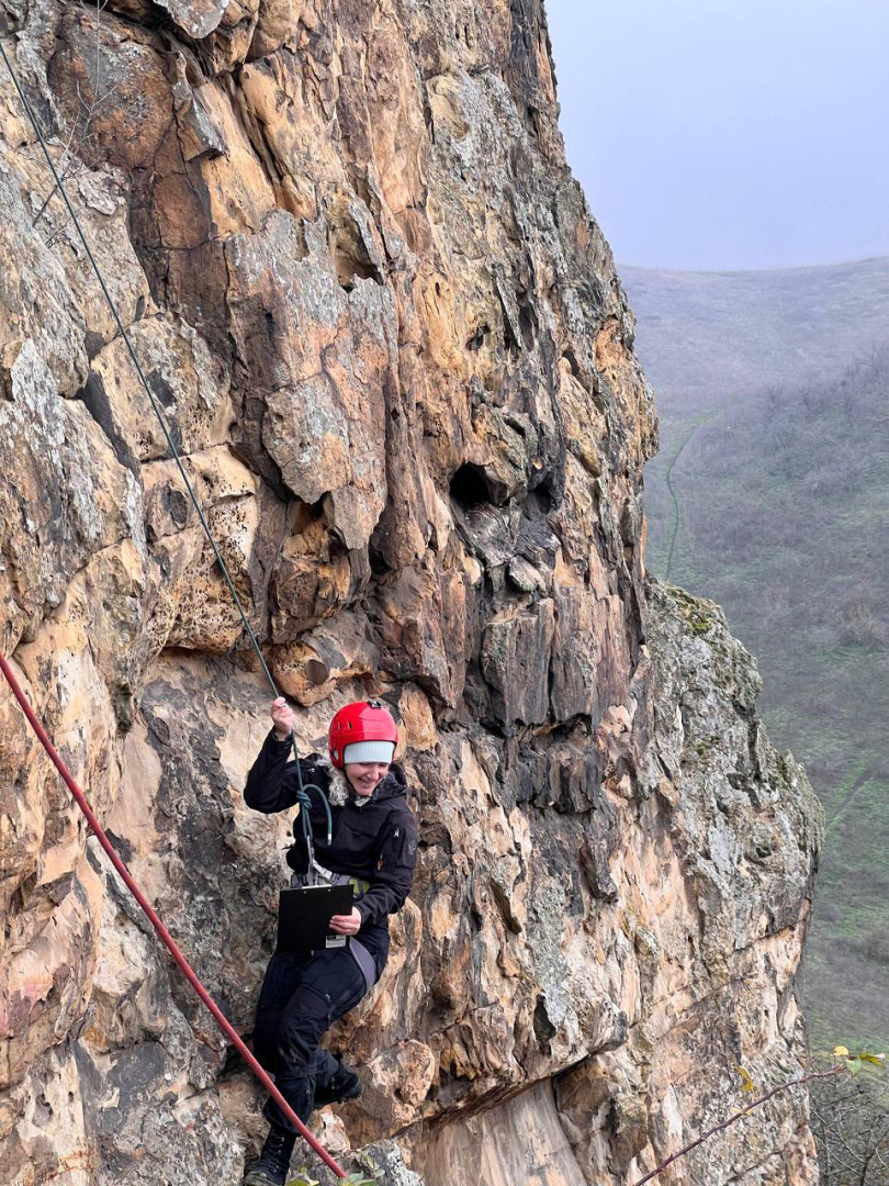 Участники Географического диктанта на «горной» площадке в Чечне. Фото: Отделение РГО в Чеченской Республике