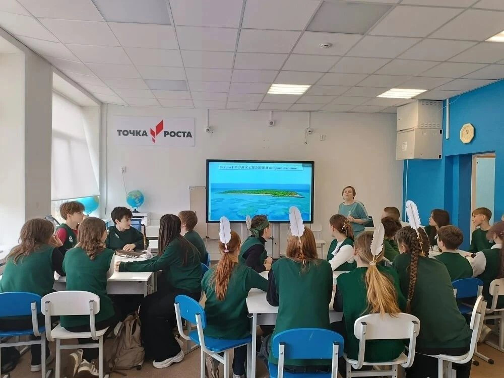 Участники игры-викторины «Человек с Луны» в средней школе №2 г. Валдай. Фото: Мария Карпова. 