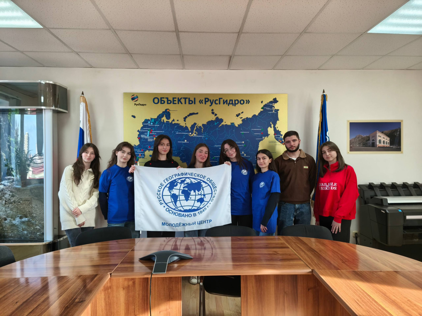 The Geographical Dictation venue is the guest house "1950". Photo: Valeria Ikoeva / Republic of North Ossetia-Alania Branch of the RGS
Participants of the Geographical Dictation at the Dzaujikau HPP venue. Photo: NOSU Media Center