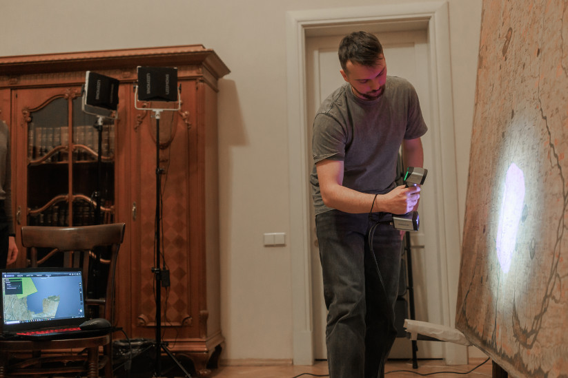 Чертеж был выполнен на хлопковой ткани размером три на четыре аршина (213 на 277 см). Фото: Ольга Семенова, пресс-служба РГО