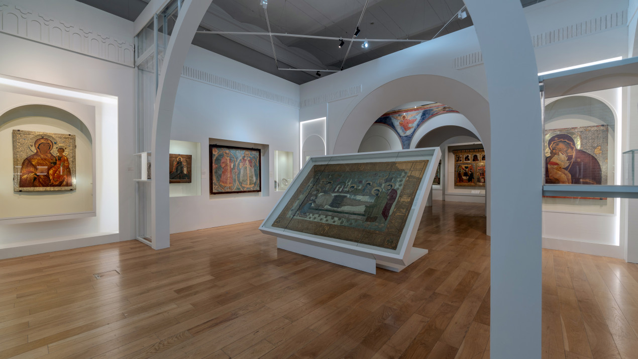 Entrance to the first section of the exhibition. Photo: Sergei Militsky