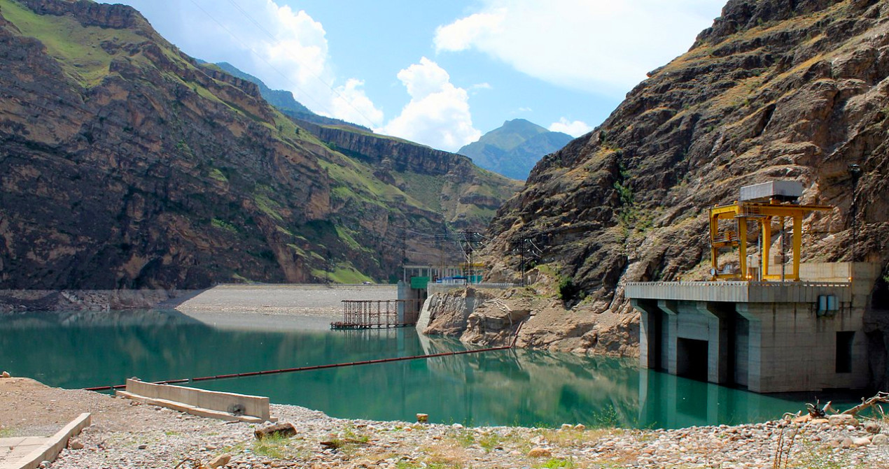 Плотина Ирганайской ГЭС. Фото: wikipedia.org