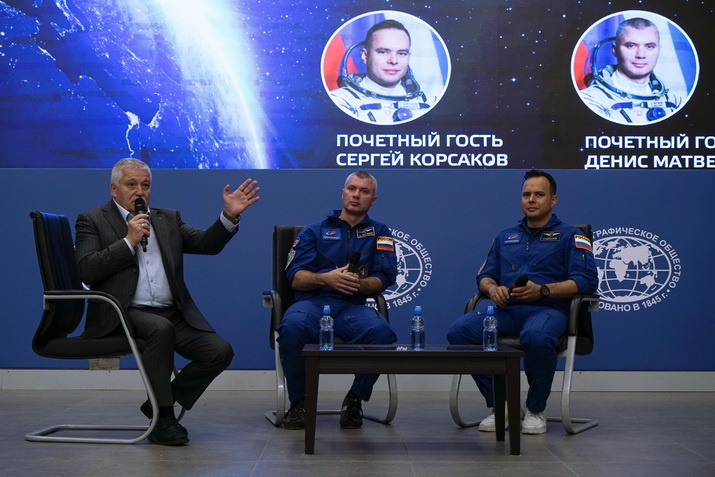 Лётчик-космонавт Фёдор Юрчихин (слева), космонавты 