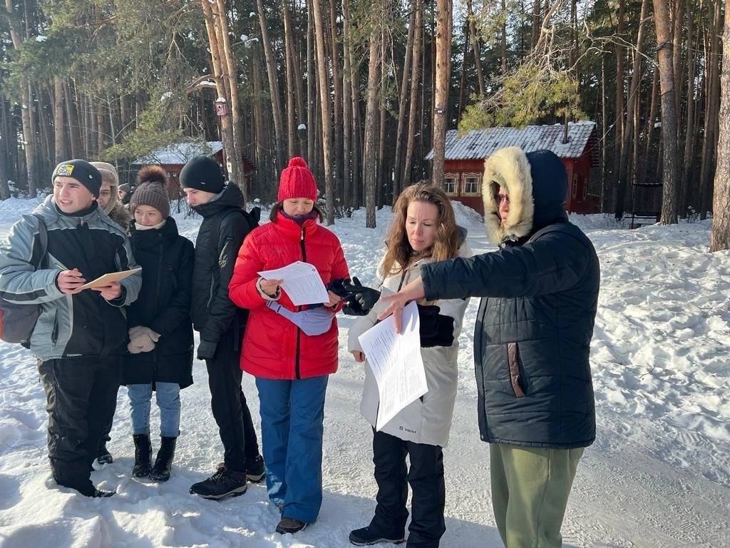 The participants of the expedition are at work. Photo: Faculty of Geography of Lomonosov Moscow State University