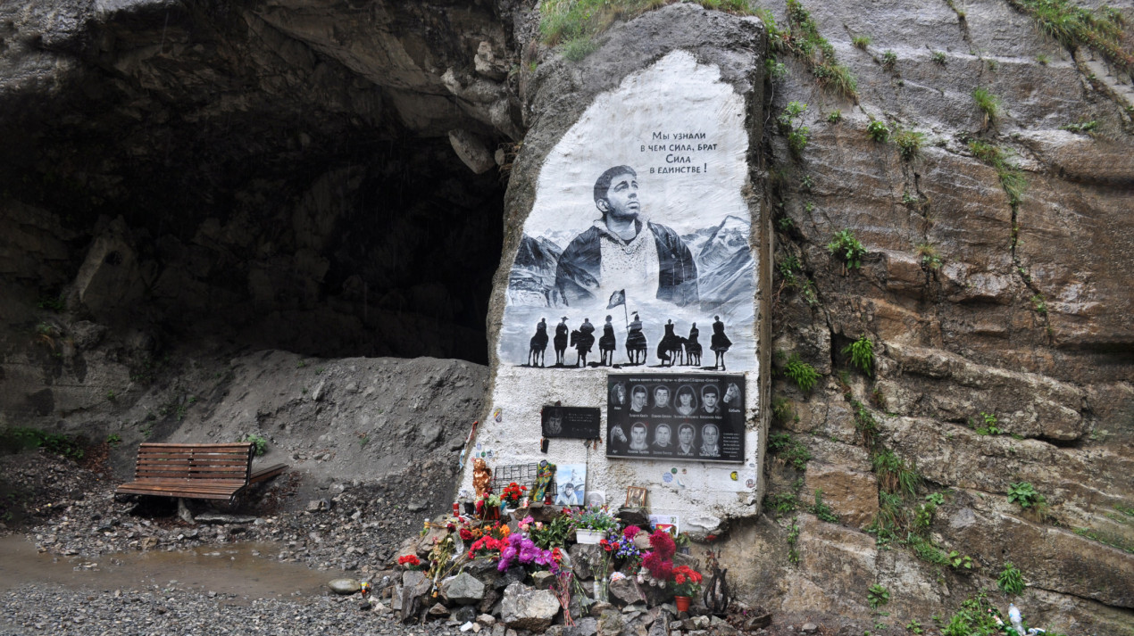 Мемориал съемочной группе Сергея Бодрова в Кармадонском ущелье. Фото: Евгений Архипов, участник конкурса РГО «Самая красивая страна»