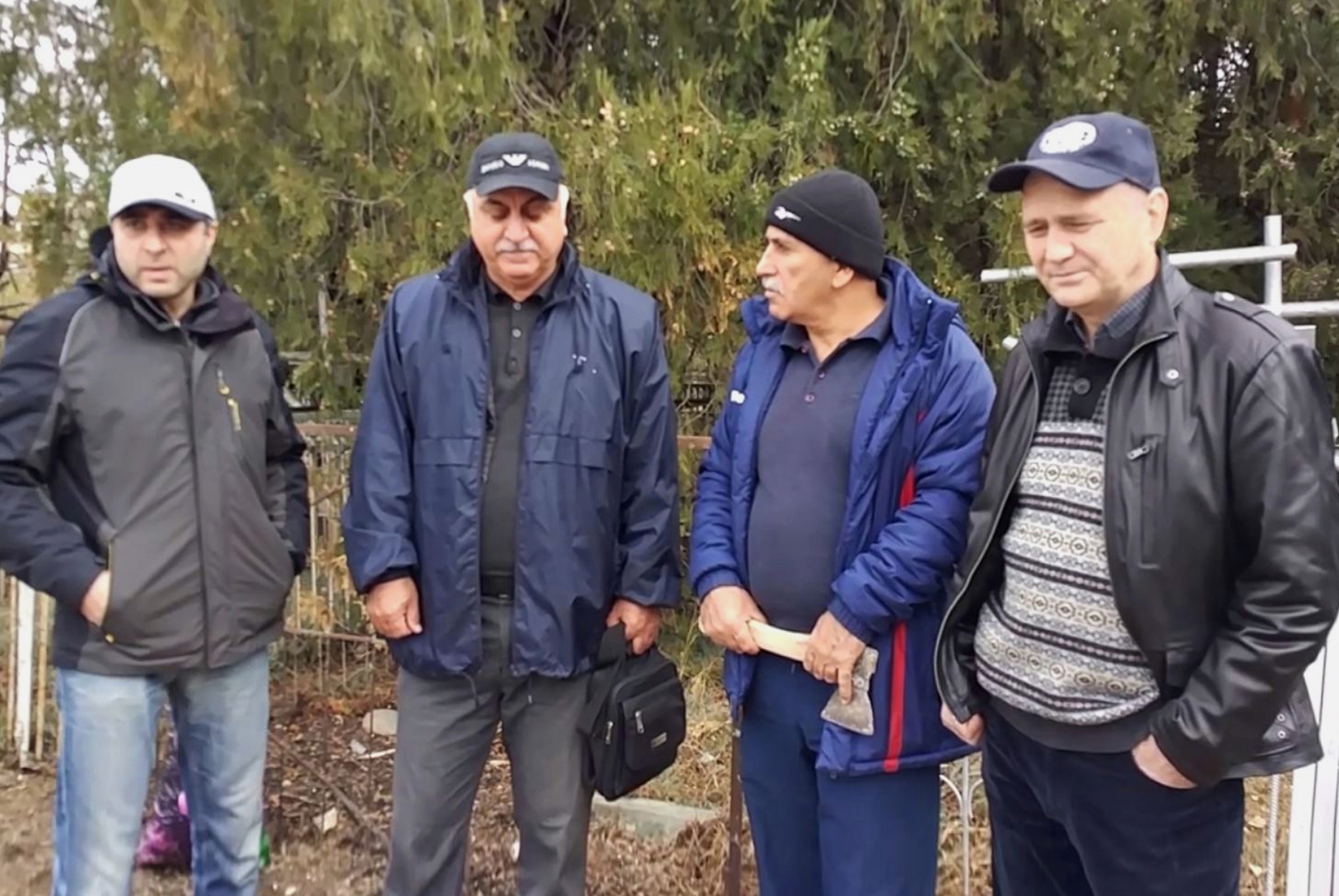 С руководством Агентства по охране памятников культурного наследия РД. Фото предоставлено Дагестанским отделением РГО.