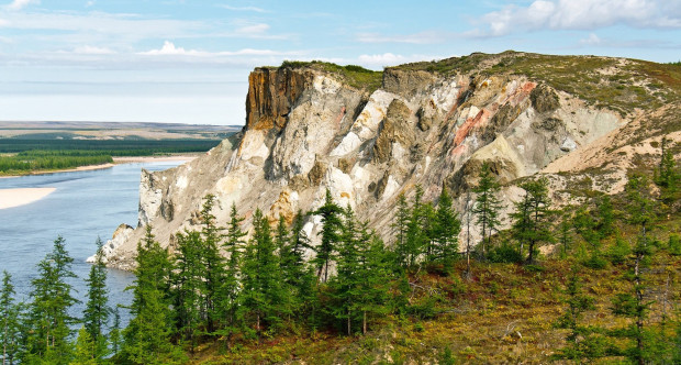 Урочище "Пестрые скалы", образованные падением метеорита. Фото: wikipedia.org
