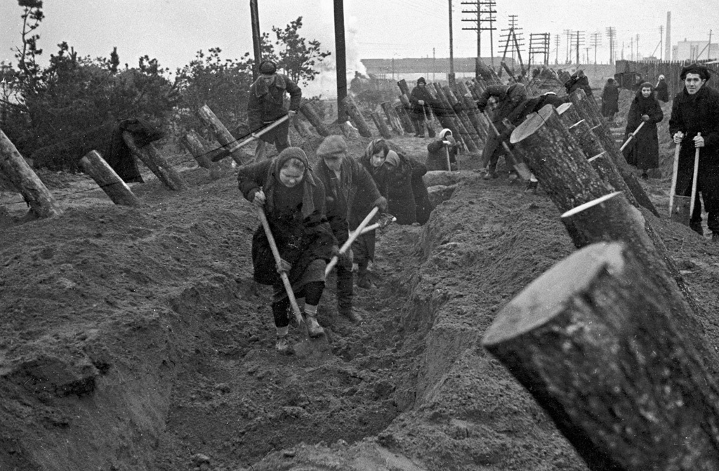 Москвичи на строительстве оборонительных сооружений, 1941 год. Фото: wikipedia.org/RIA Novosti archive/B. Vdovenko