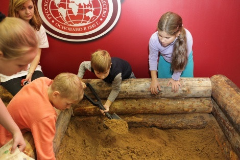 Searches for 'treasure' in ''Kyzyl Kuragino’' zone at the Festival