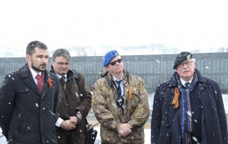 Russian-Norwegian patriotic campaign. Sergey Goncharov, the Deputy of Provincial Assembly of Finnmark Remi Strand, the representatives of the «Norwegian Association of Veterans of Military Service» Paul Morten and Finn Campestuen-Berntsen. Photo by Tatyan