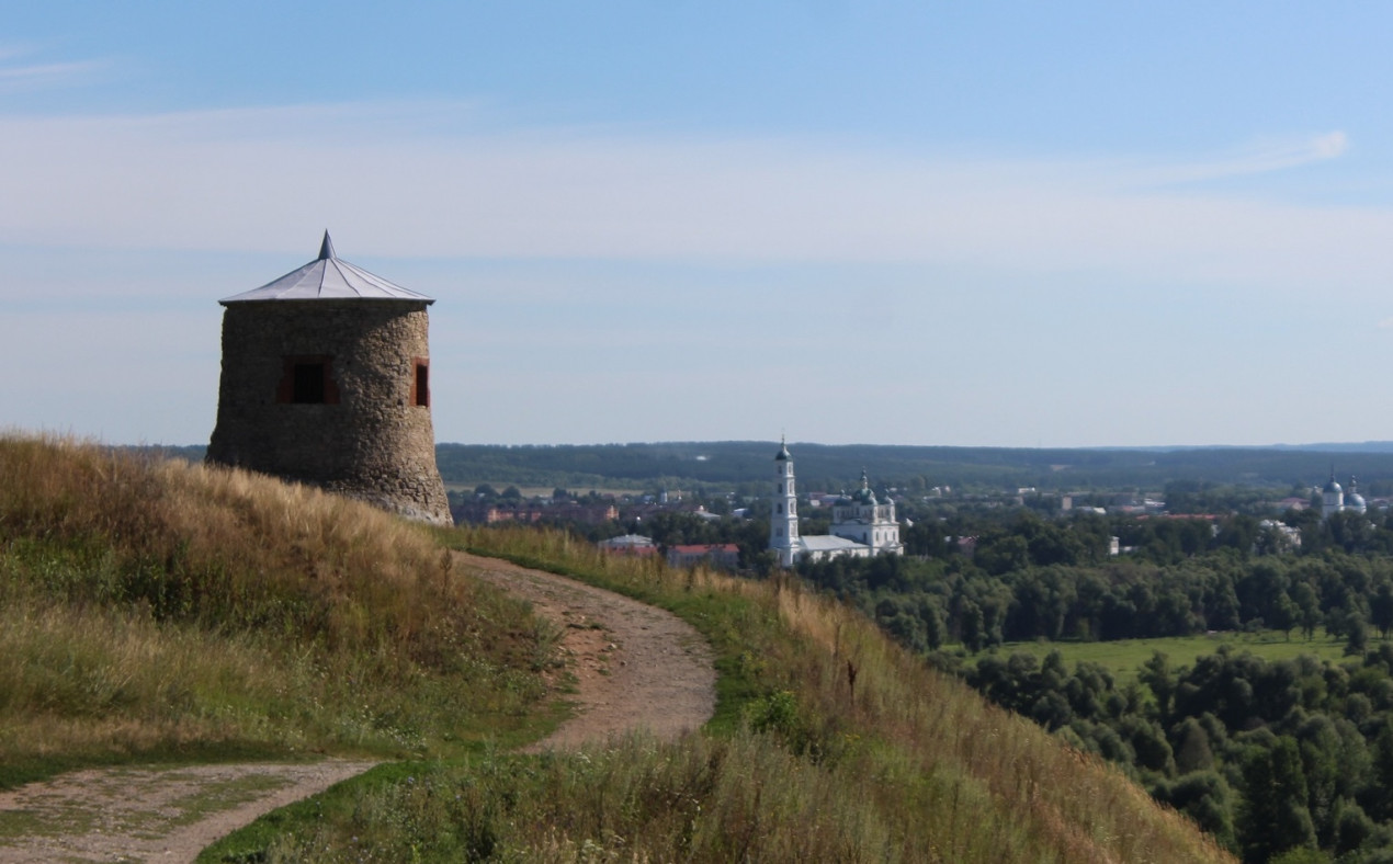 Каменная башня Чертова городища. Фото: Наталья Киселёва, участница конкурса РГО 
