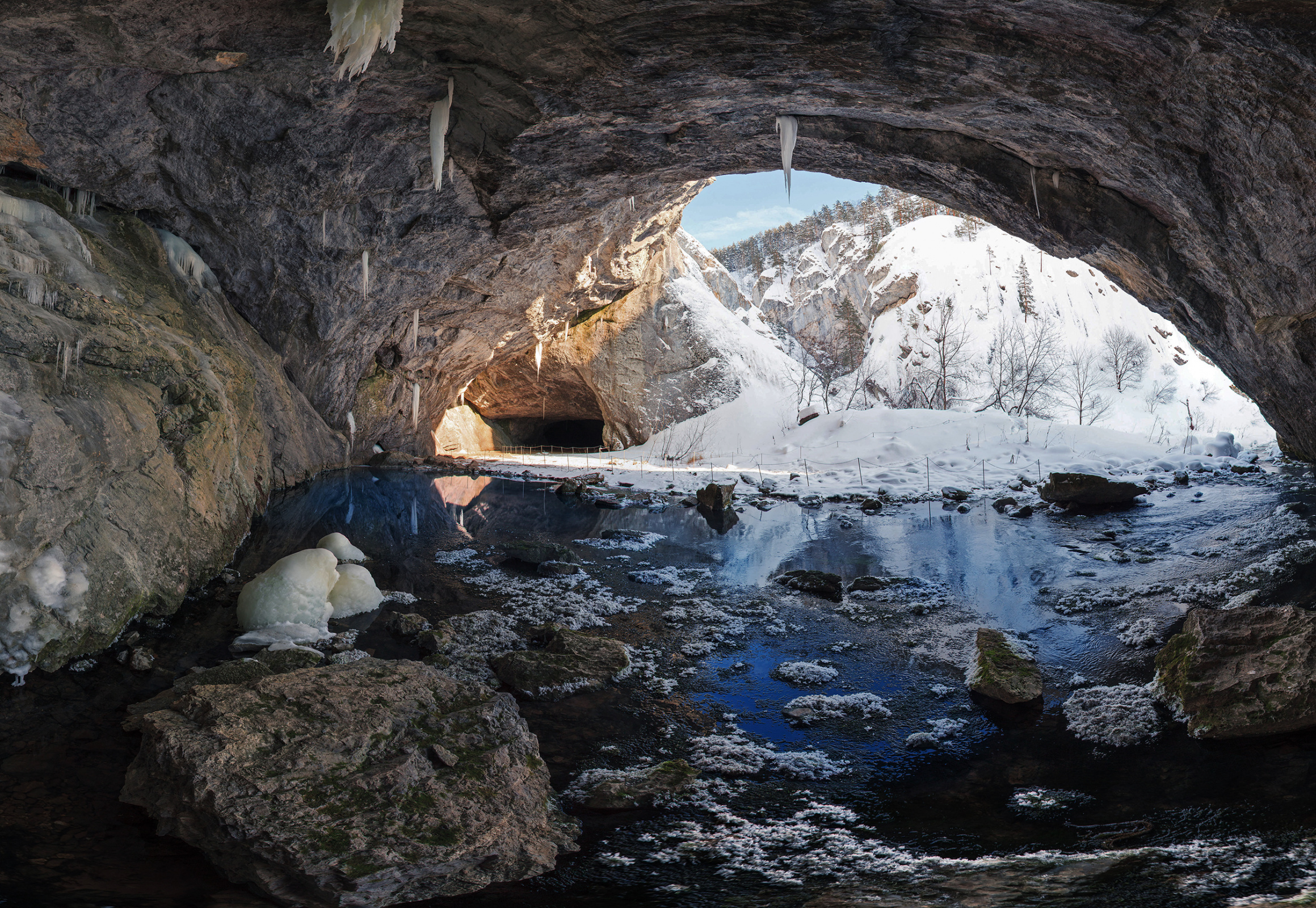 Портал пещеры Шульган-Таш (Капова), выход подземного Шульгана. Фото: Олег Меньков, участник фотоконкурса РГО 