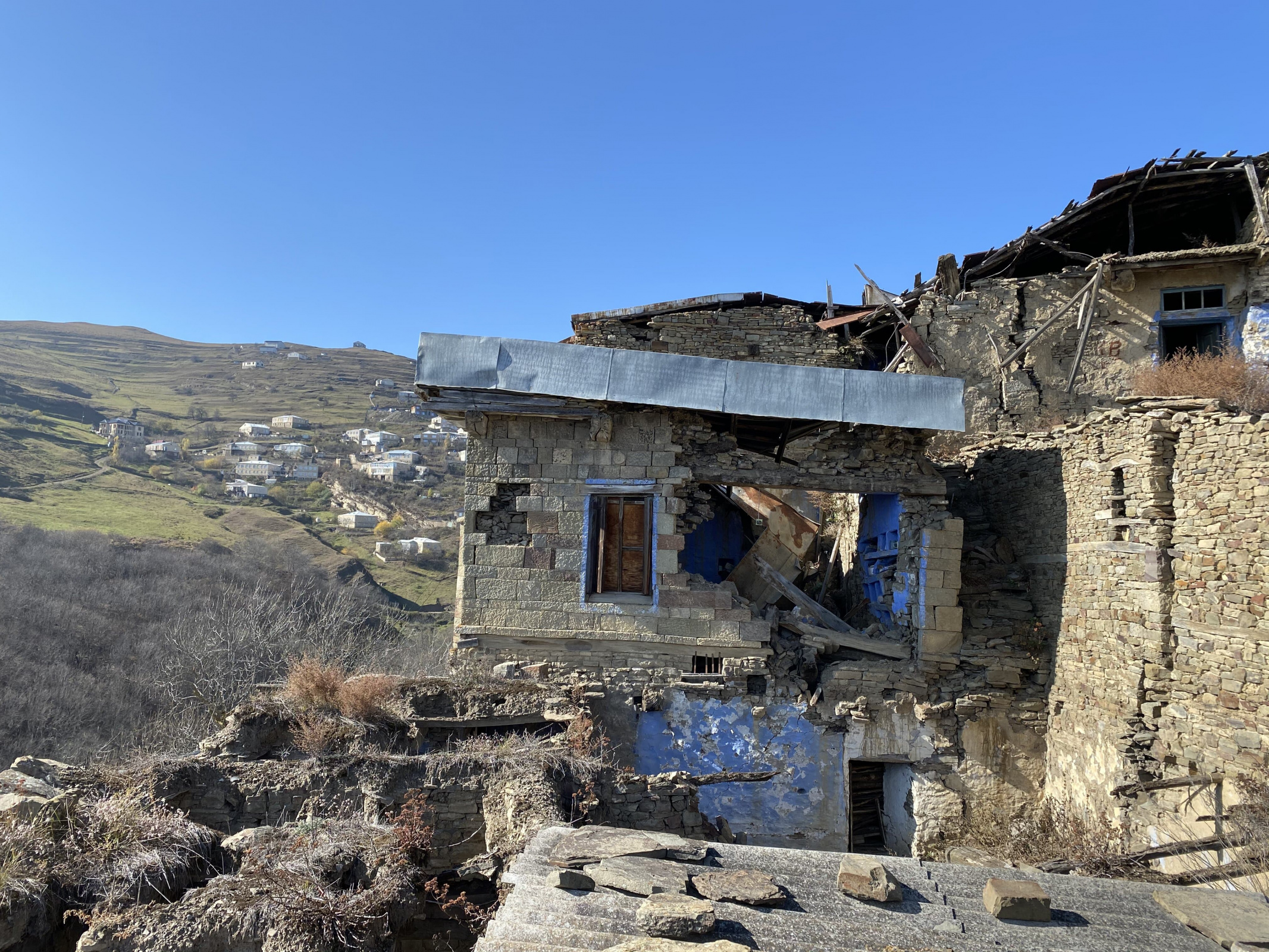 Часть разрушающейся женской мечети села Кубачи. Фото предоставлено АНО 