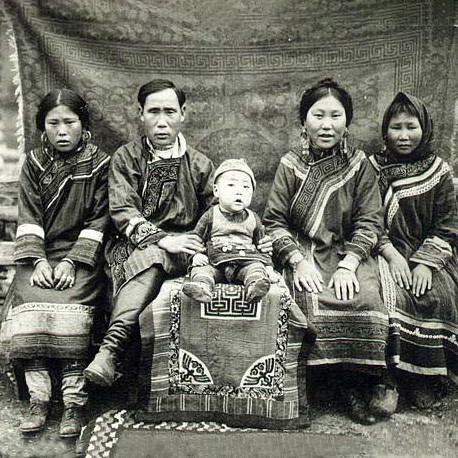 Семья нанайцев. Фото: wikipedia.org