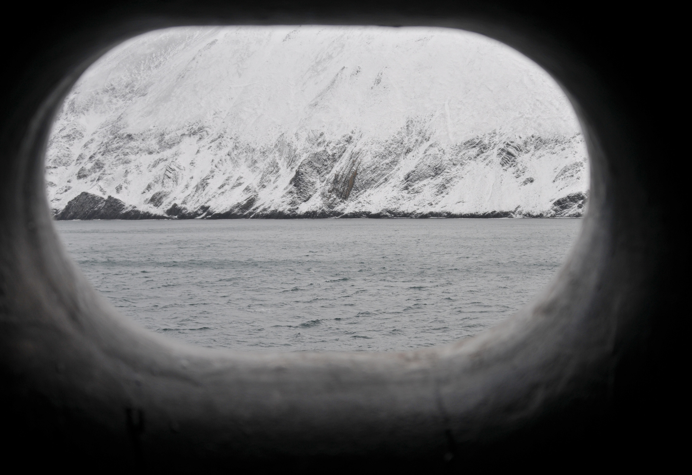 Ледовая обстановка в Арктике нередко преподносит неприятные сюрпризы. Фото: Леонид Круглов