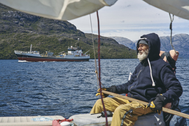 The head of the expedition "Following the paths of Russian explorers" Evgeny Kovalevsky during a voyage off the coast of Patagonia. Photo: Stanislav Berezkin