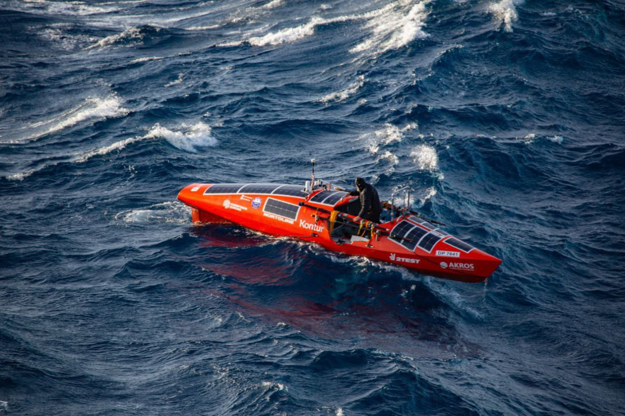 Fedor Konyukhov's boat withstood the tests of a 10-point storm. Photo: AARI