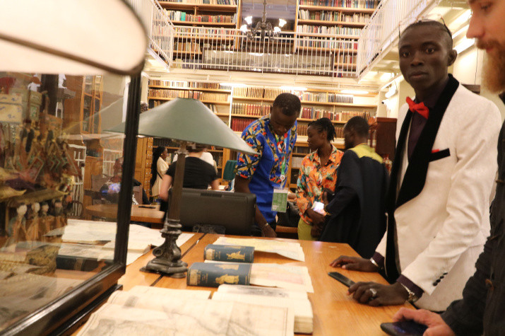 Участники Саммита «Россия - Африка» на экскурсии в библиотеке РГО. Фото: Штаб-квартира РГО в Санкт-Петербурге