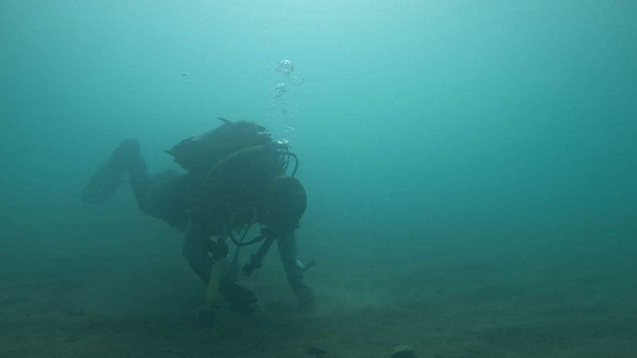 Работа под водой. Фото участников экспедиции
