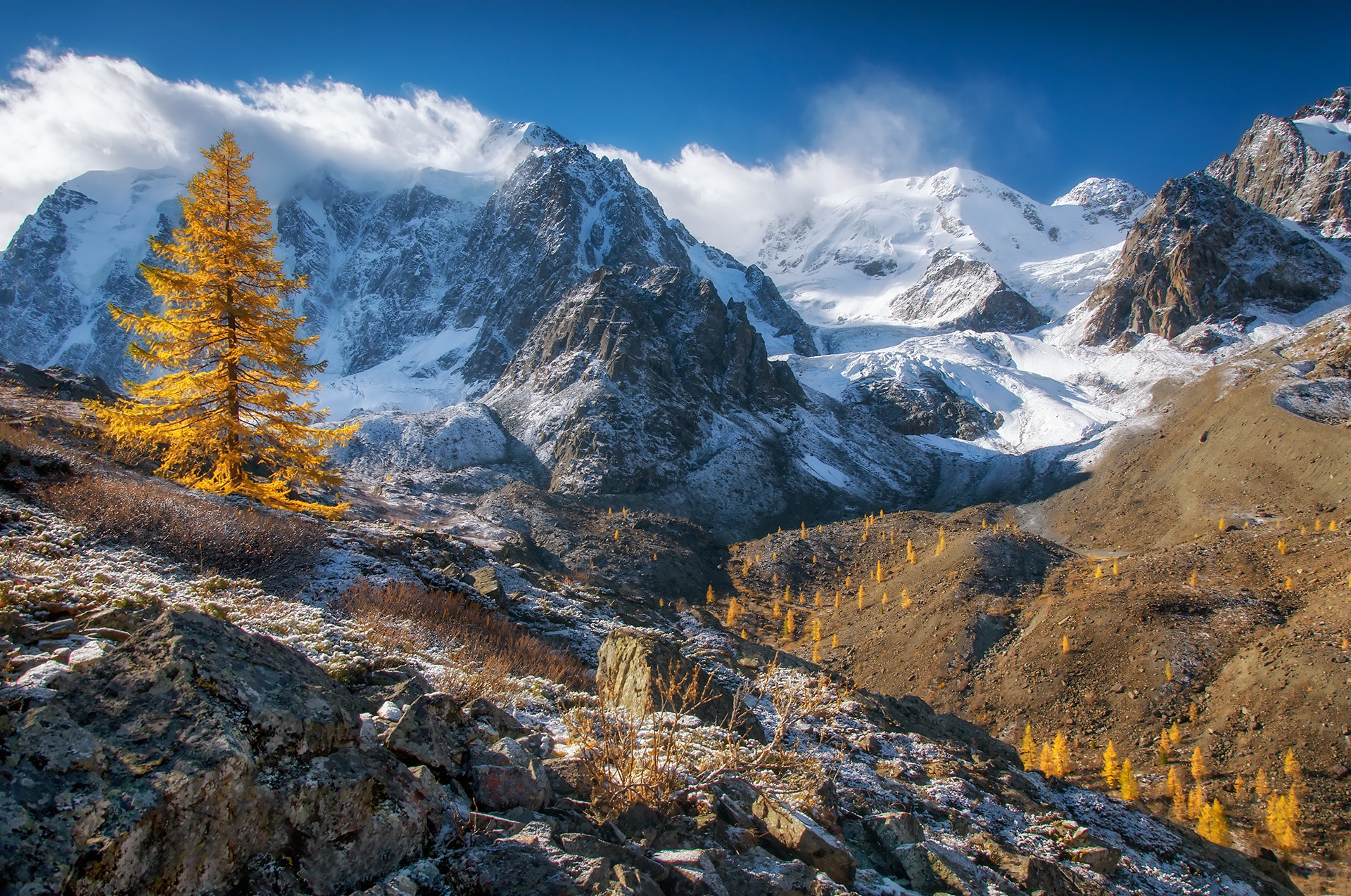 11 гор. Горы. Горы днем. Международный день гор. Фото гор.