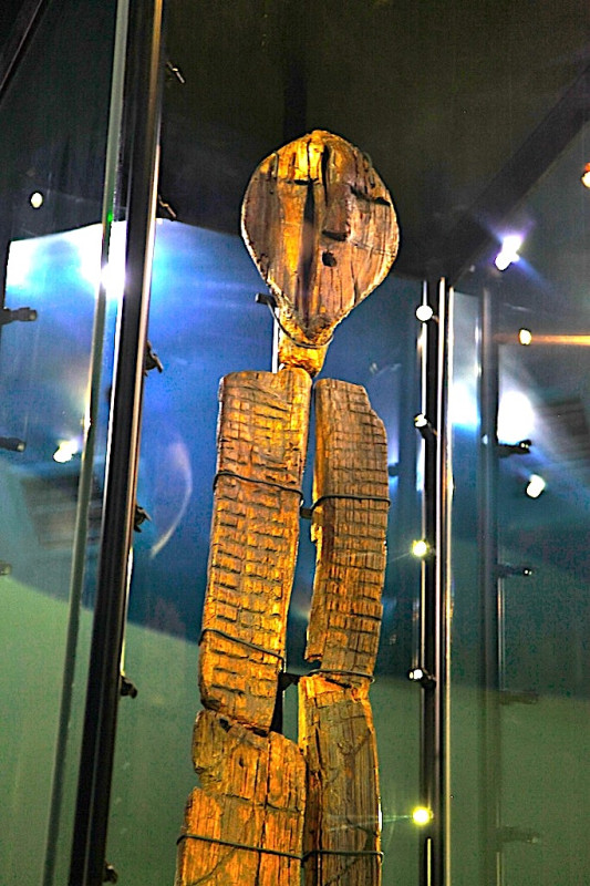 Екатеринбург. Большой Шигирский идол. Фото: А. Лыскин