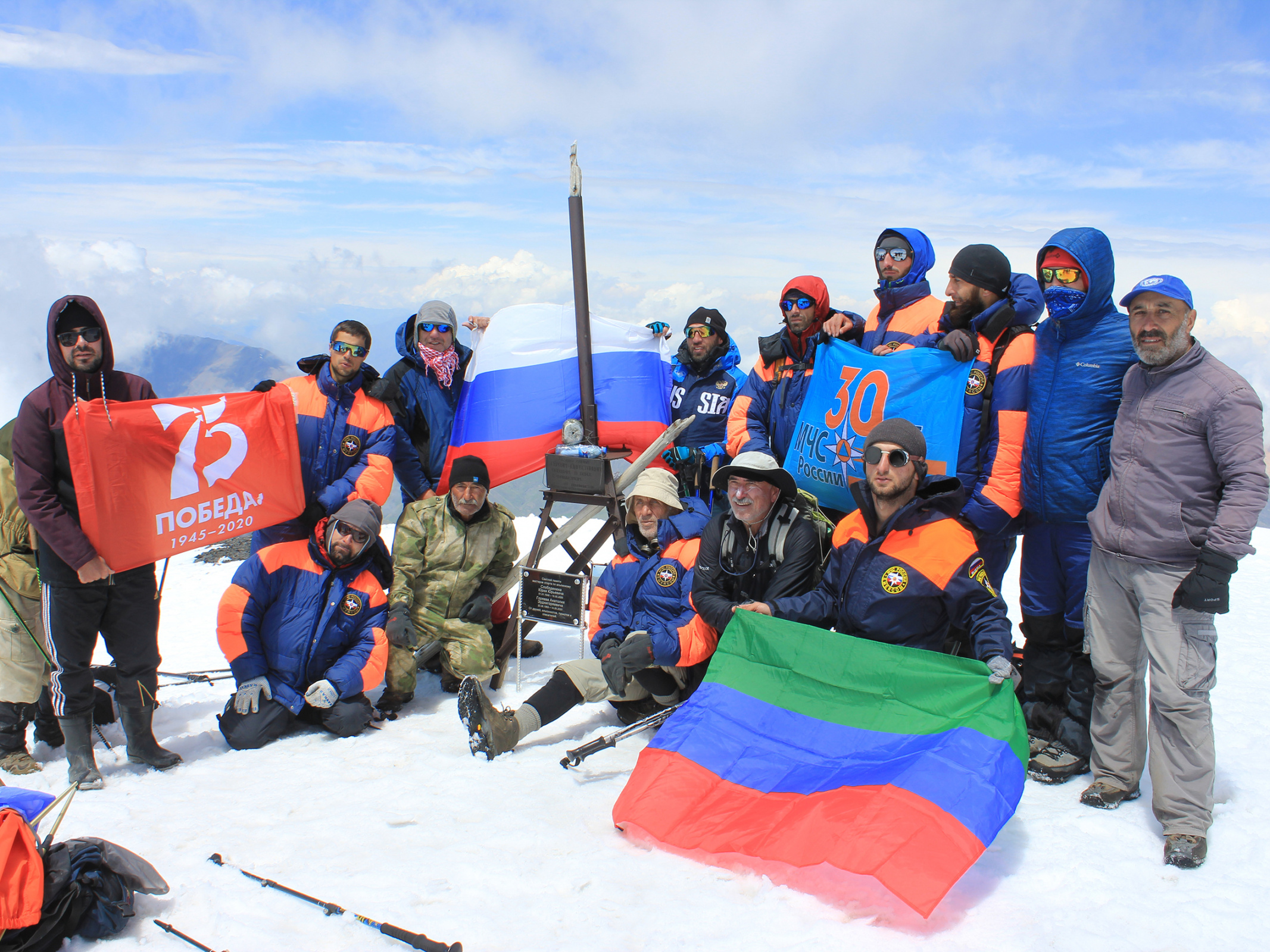 Пик Базардюзю – самой высокой горы Восточного Кавказа – покорен! Фото предоставлено Дагестанским отделением РГО.