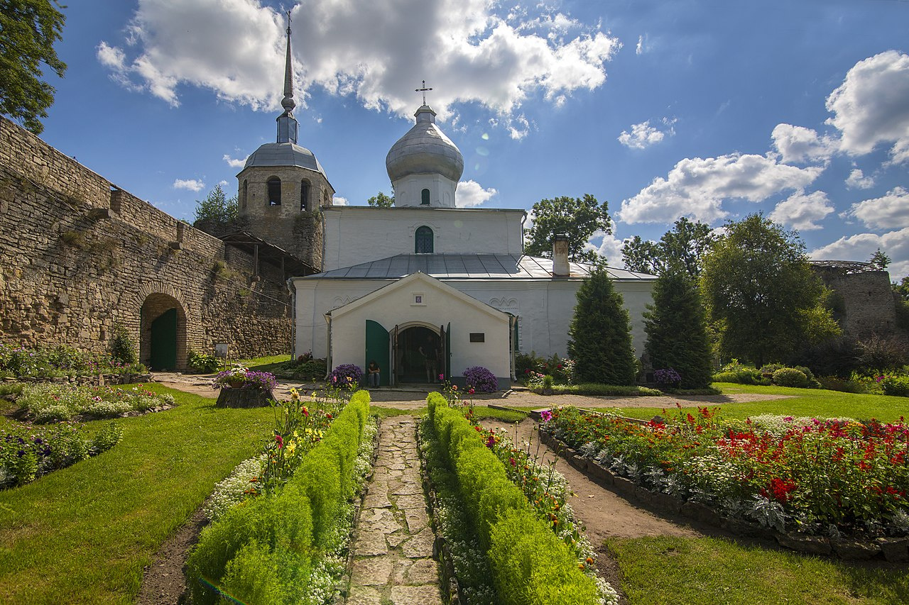 Никольская церковь в стенах Порховской крепости. Фото: Olga1969 / wikipedia.org