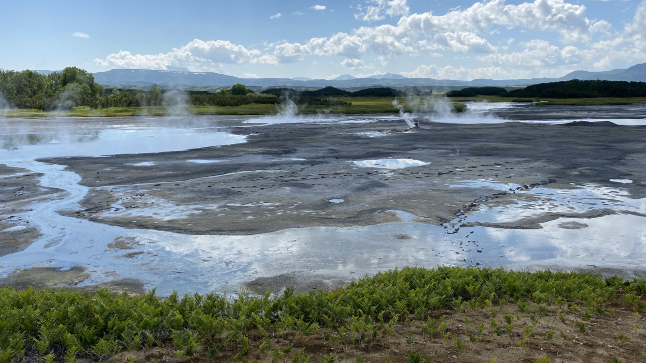 Термальные источники в кальдере вулкана Узон. Фото: Ирина Корнева, участник конкурса РГО «Самая красивая страна»