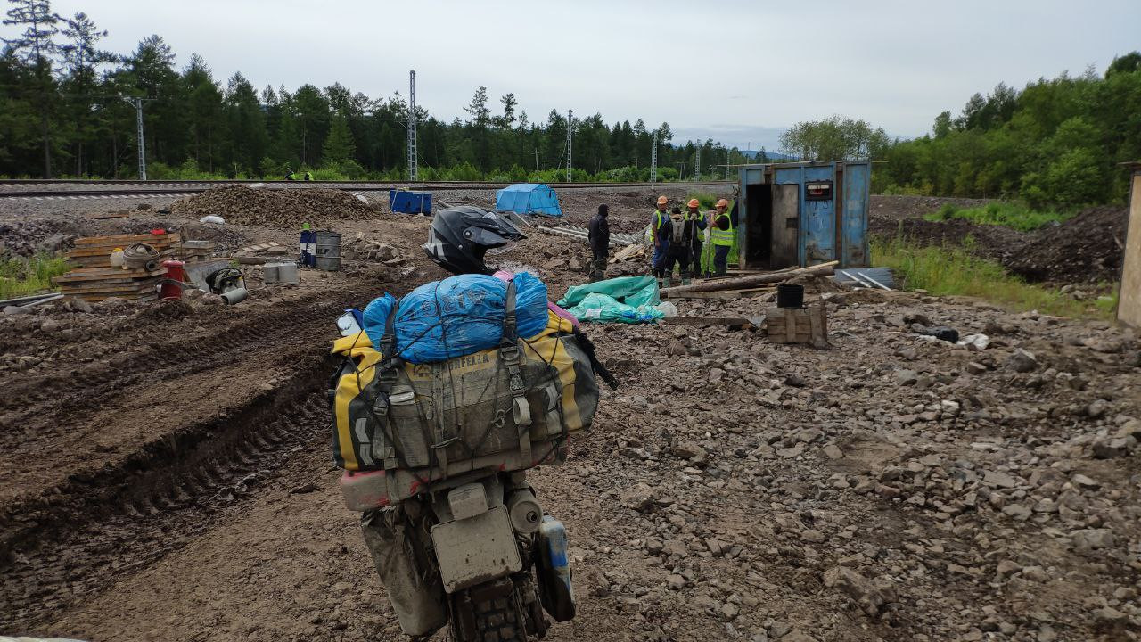 В этом месте автомобильная дорога закончилась. Фото: Евгений Литвинов